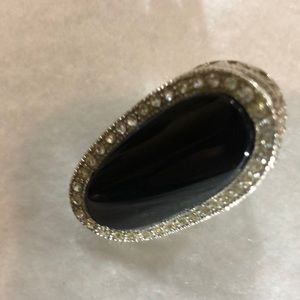 Elegant gorgeous cocktail ring black center size 8